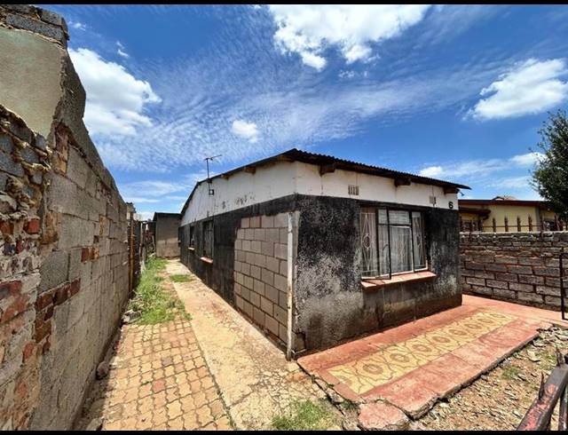 5 BEDROOM HOUSE FOR SALE IN KWA THEMA